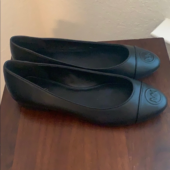 NWOT MICHAEL KORS BLACK SHOES - Picture 2 of 5